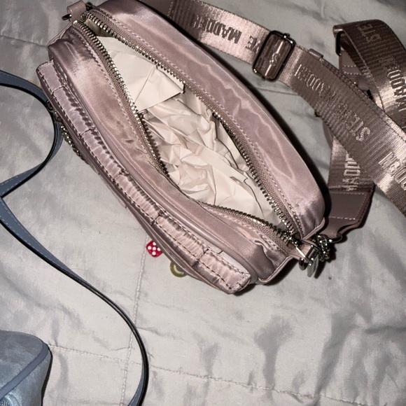 Steve Madden Tan/Beige Quilted Crossbody Bag - Picture 5 of 5